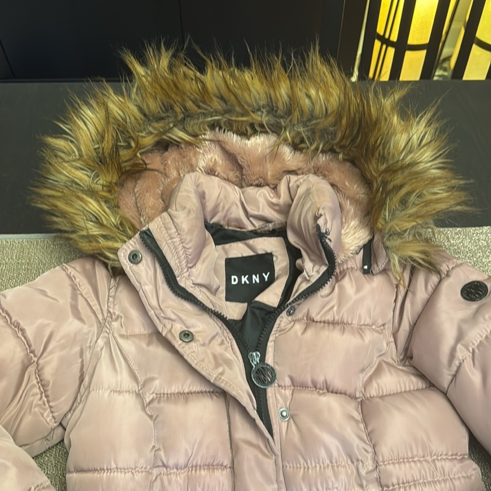 Girl’s winter jacket - Picture 2 of 5